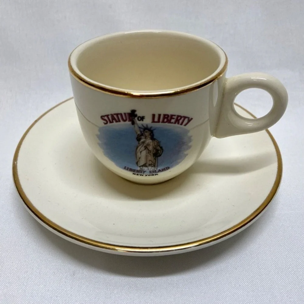 New York Statue Of Liberty‎ Tea Cup & Saucer 4 1/2